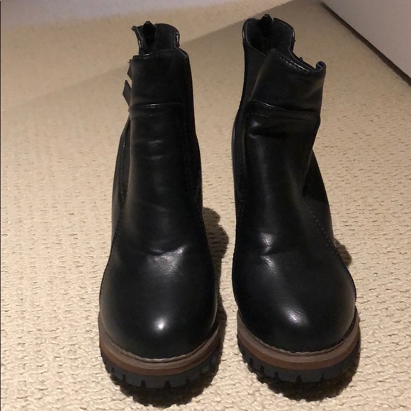 Stylish high heels boots - Picture 12 of 12